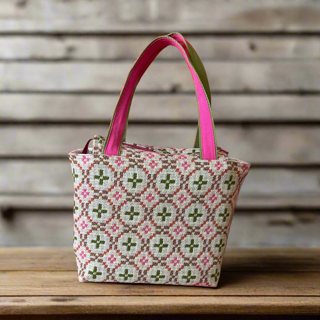 Vintage Welsh tapestry Handbag