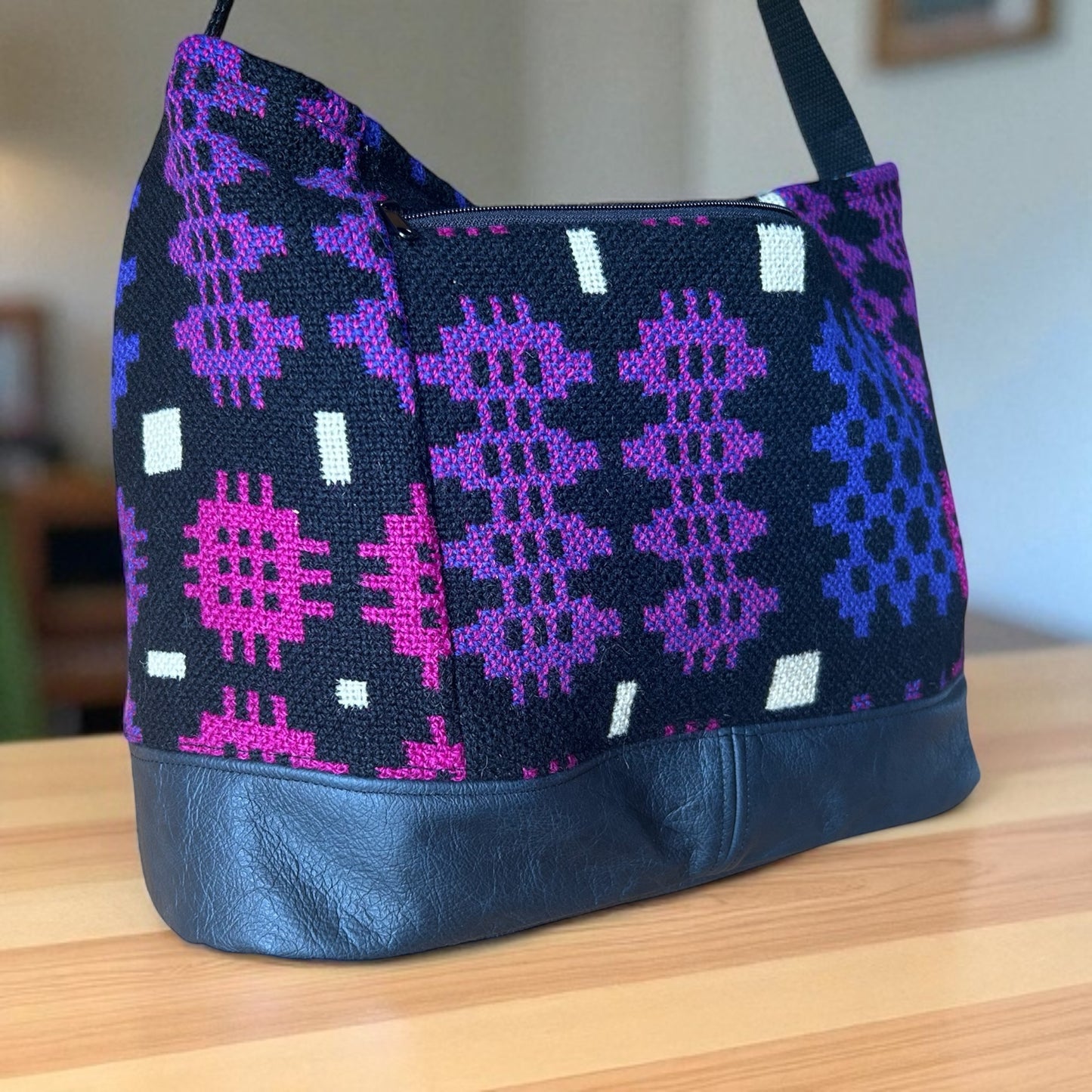 Vintage Welsh tapestry bucket handbag