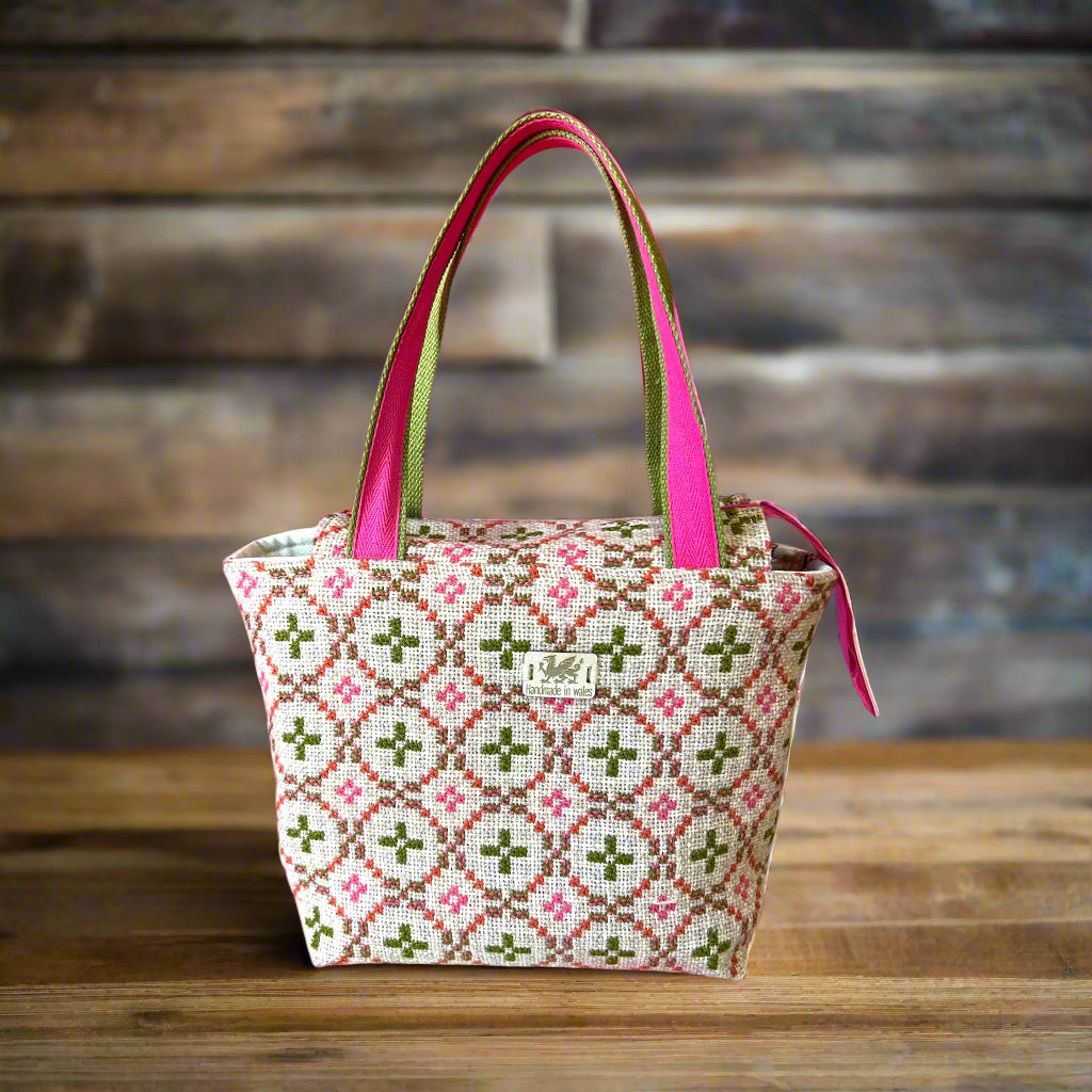 Vintage Welsh tapestry Handbag
