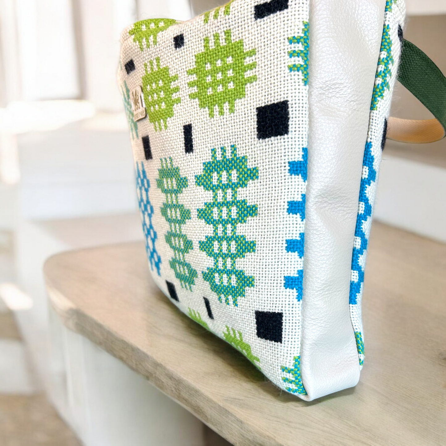 Shopper tote