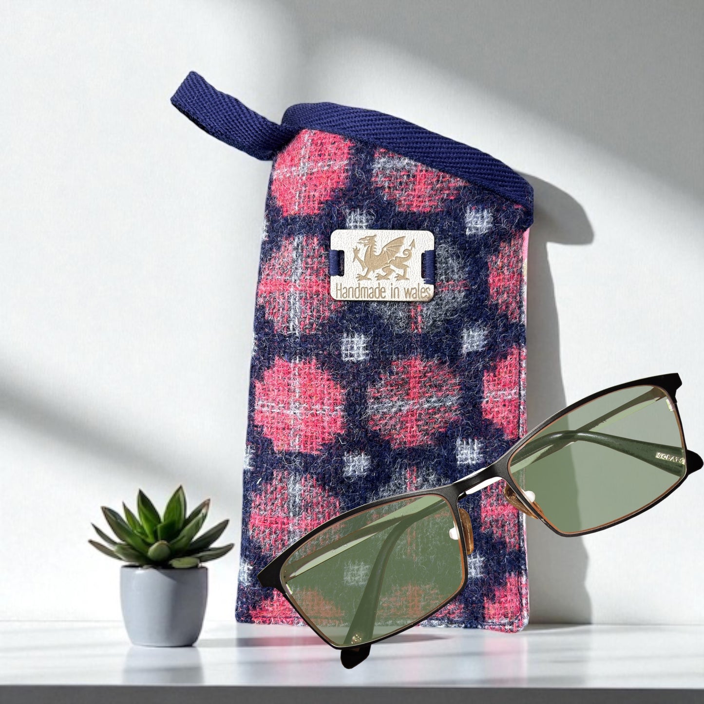 Glasses/phone case