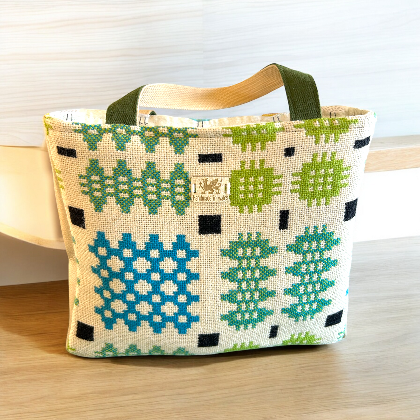 Shopper tote