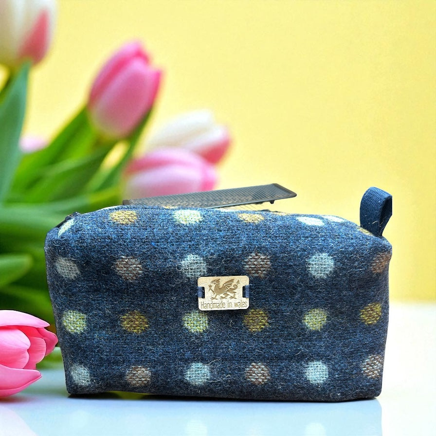 Make -up bag