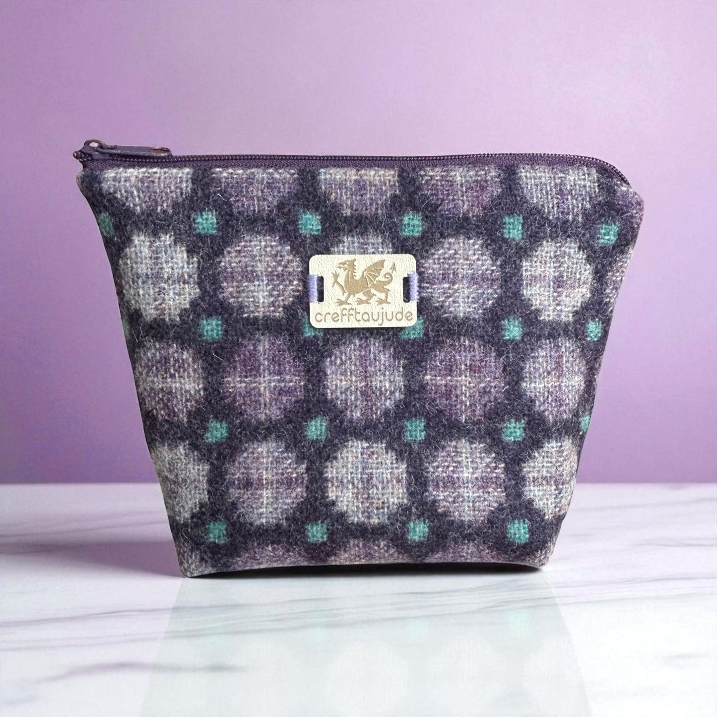 Wool make -up bag