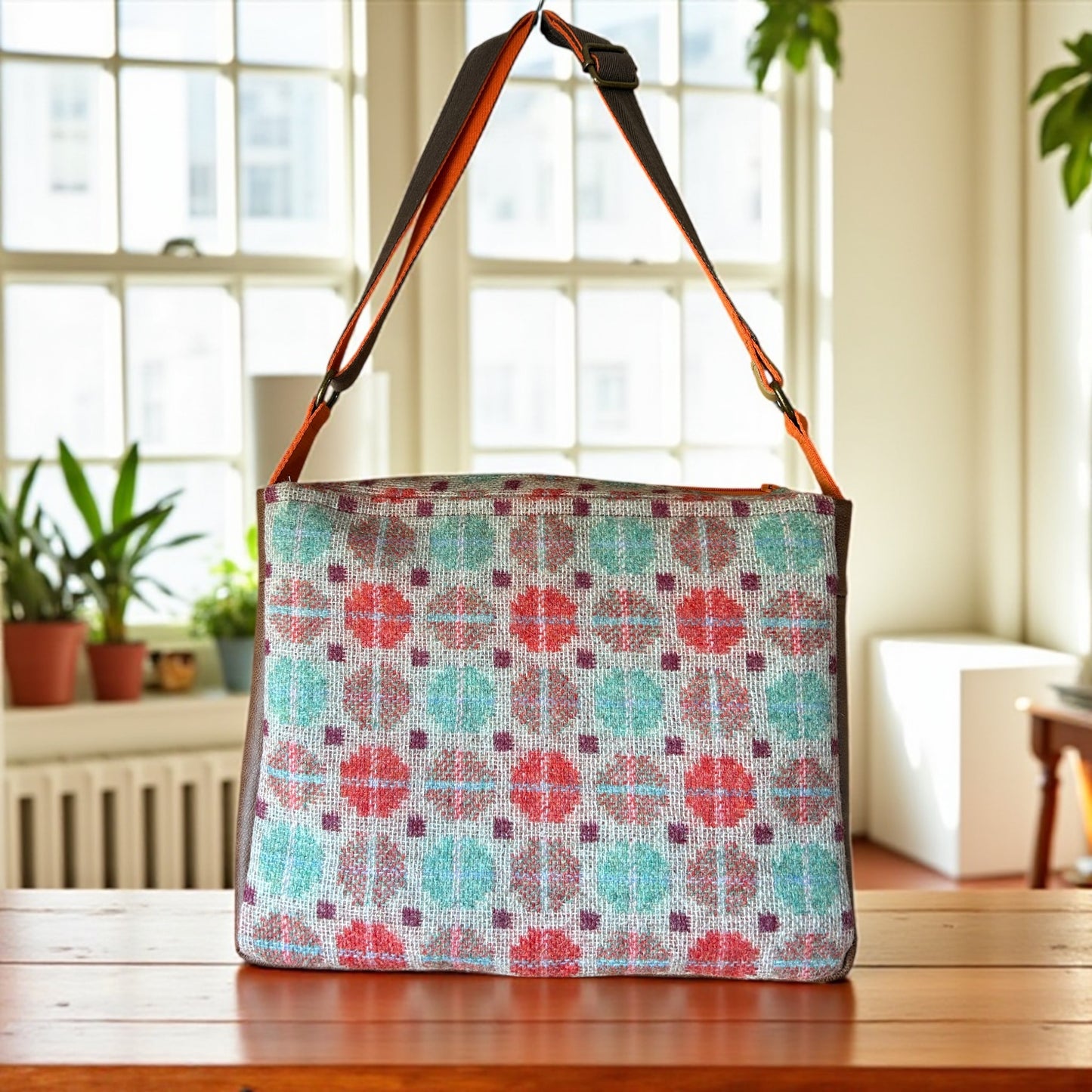 Wool and Leather Shoulder bag