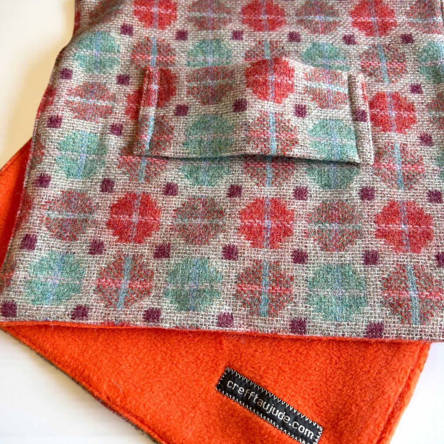 Wool and fleece scarf
