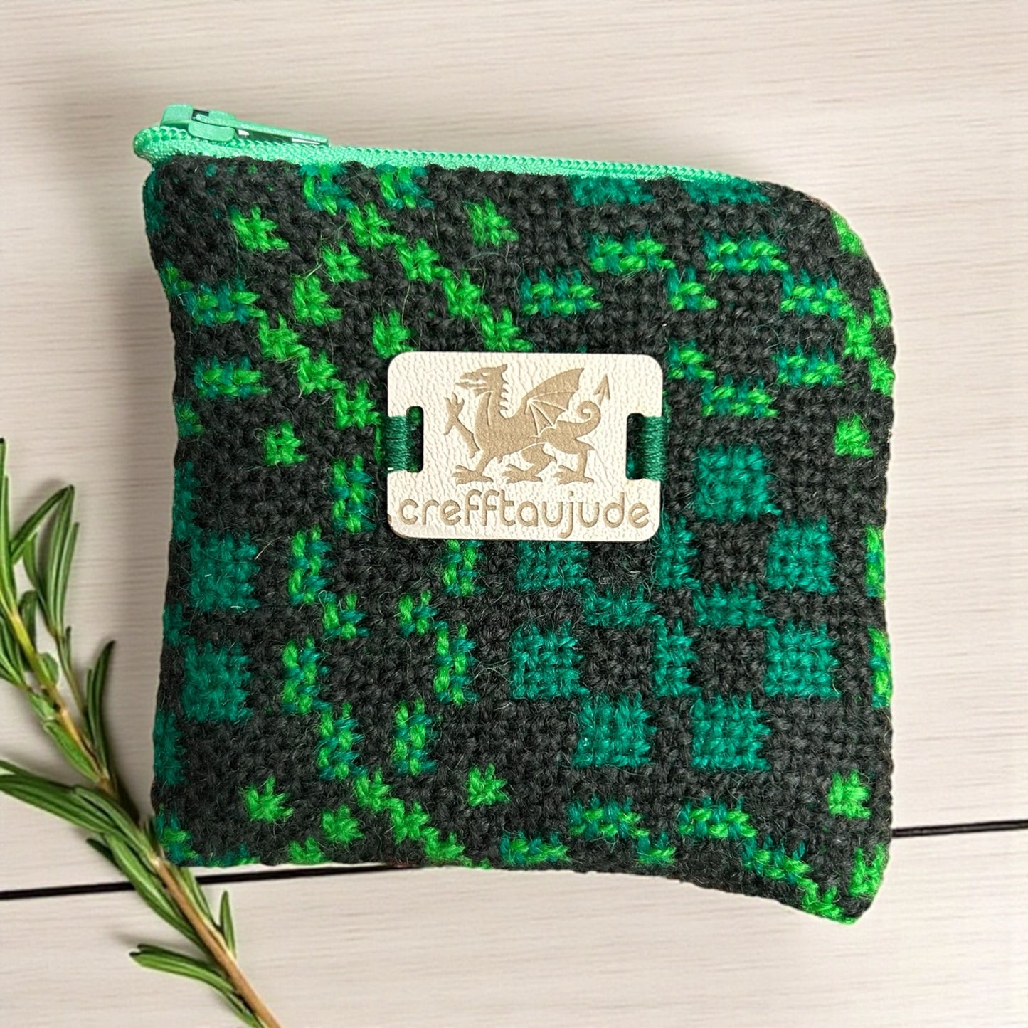 Vintage Welsh wool tapestry coin purse