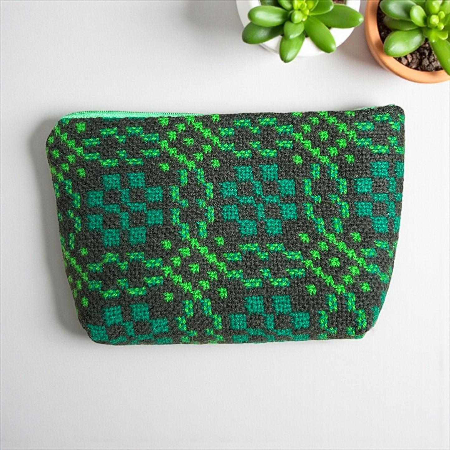 Vintage Welsh wool tapestry make-up bag