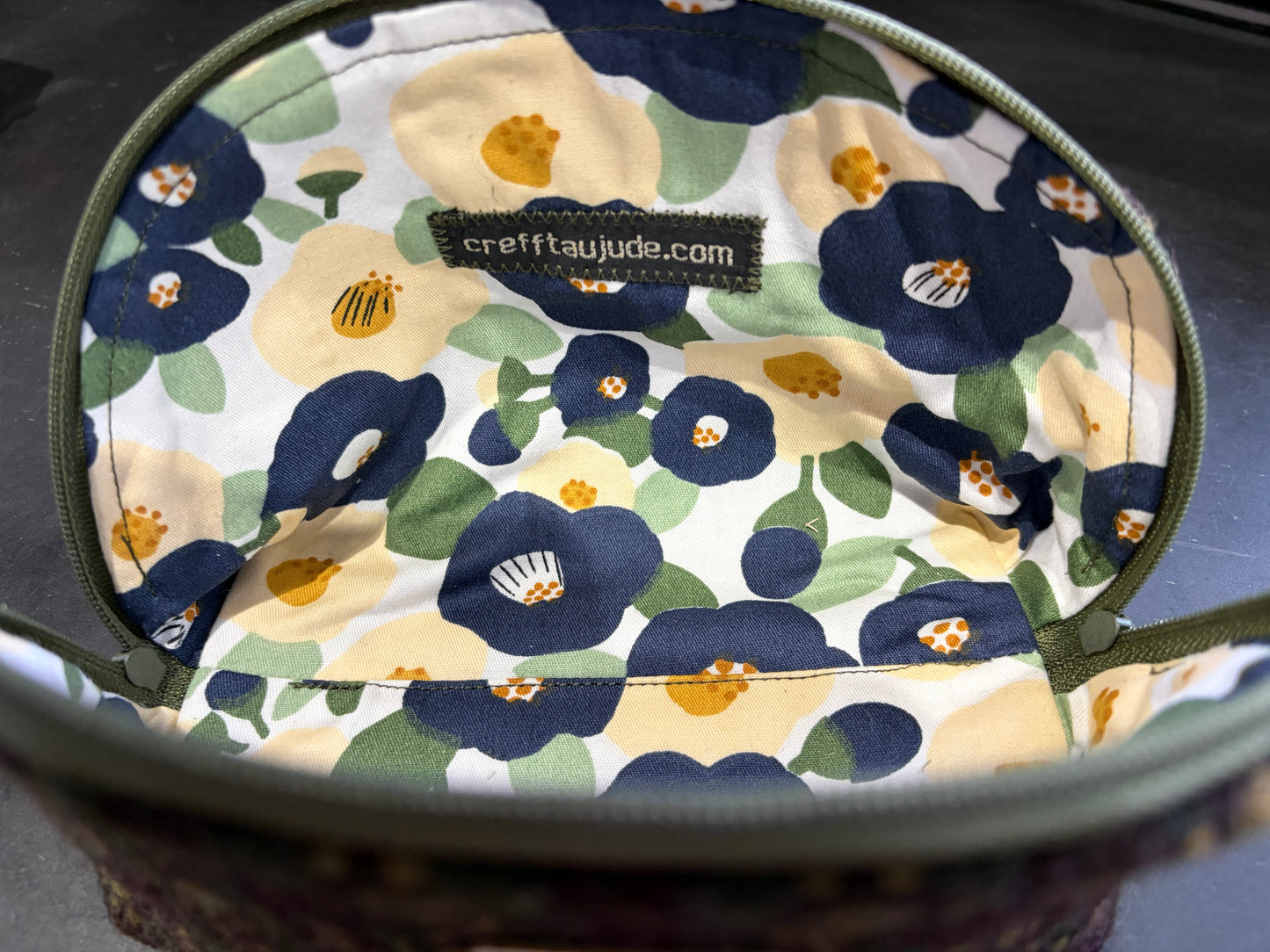 Wool fabric makeup pouch