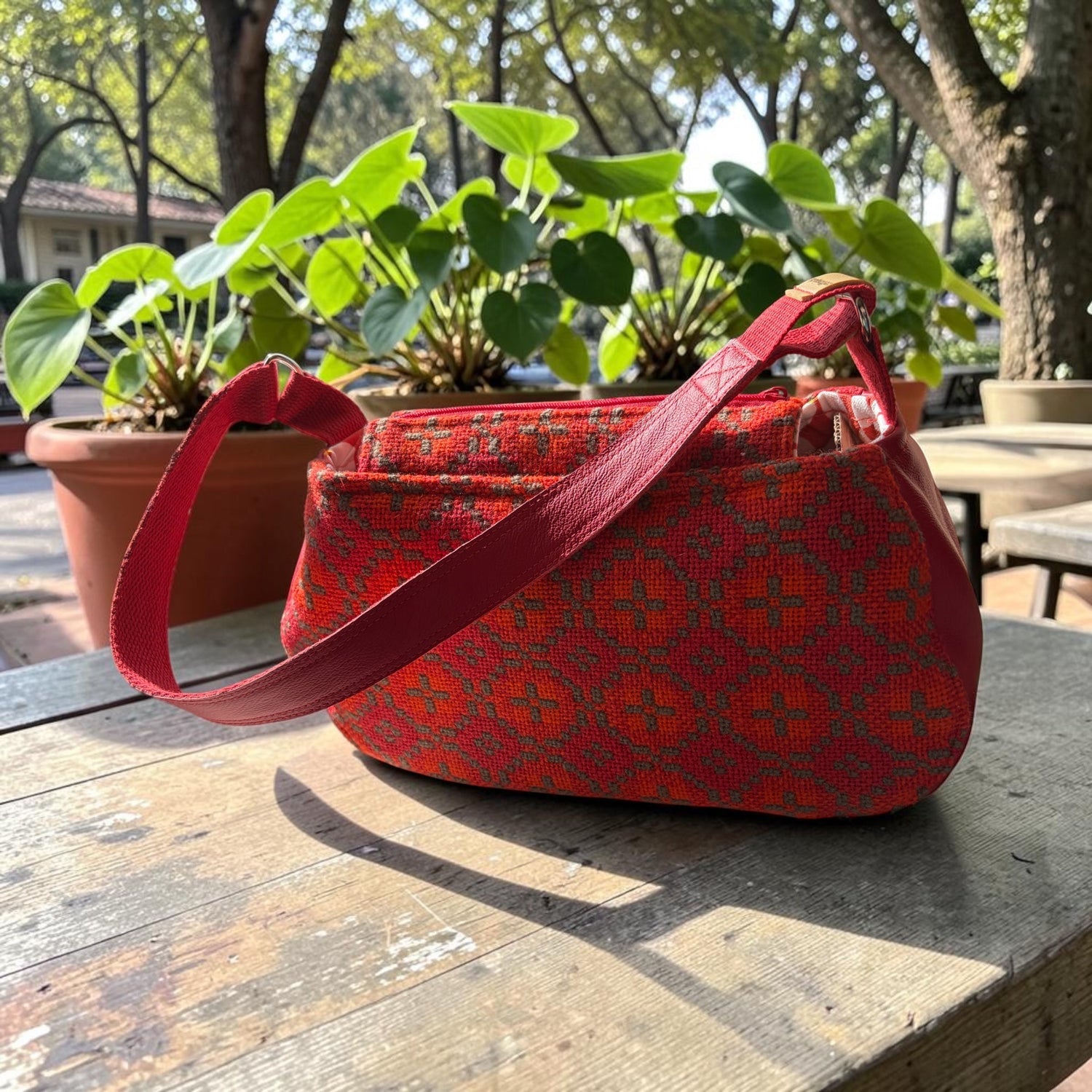 The Leri Baguette bag