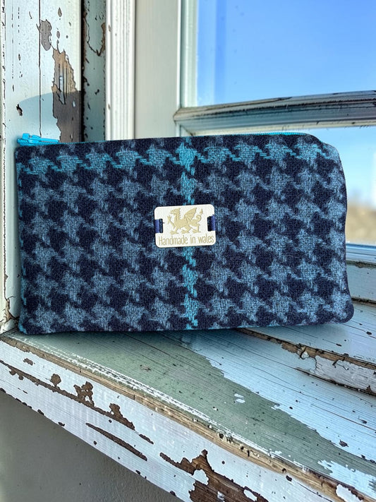 Wool purse