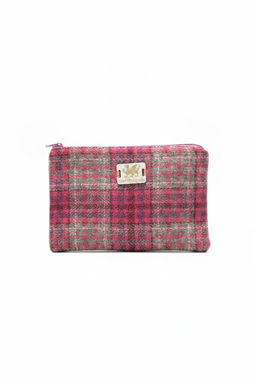 Wool purse