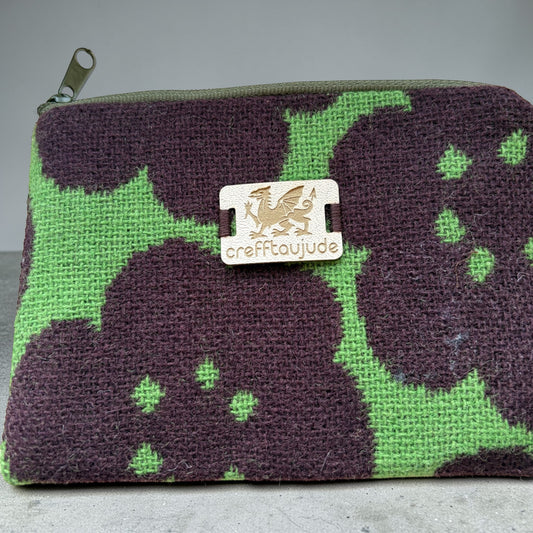 Wool wonders purse