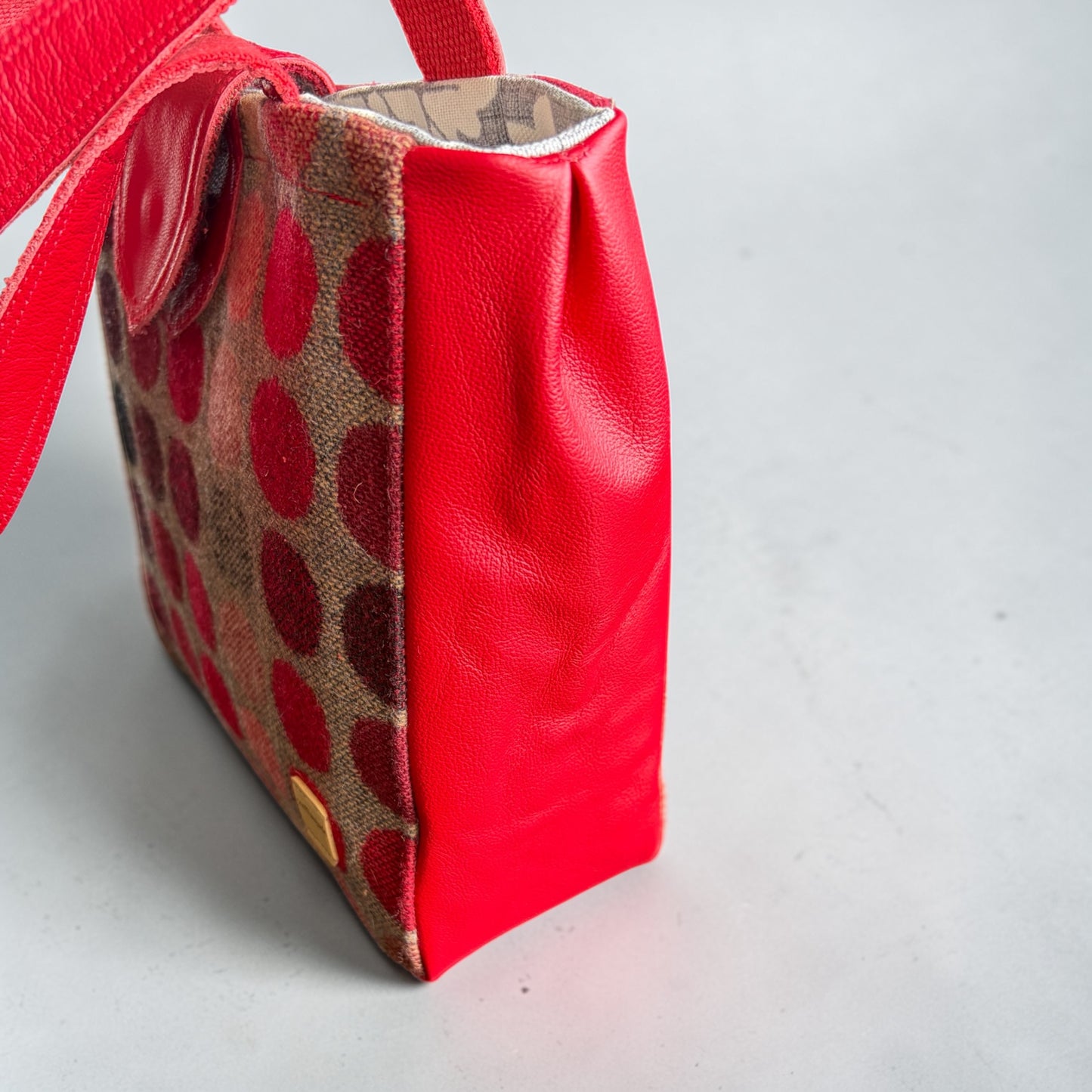 Handcrafted wool small tote handbag with real leather
