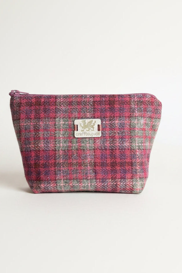 Wool make up bag