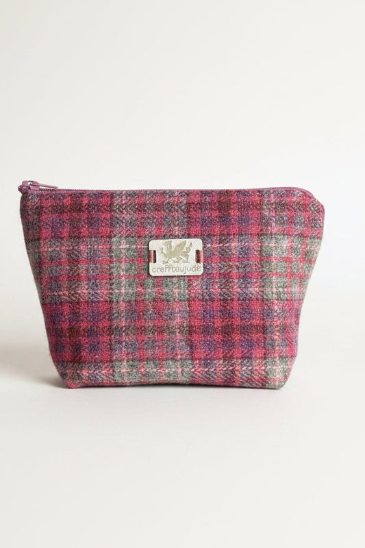 Wool make up bag