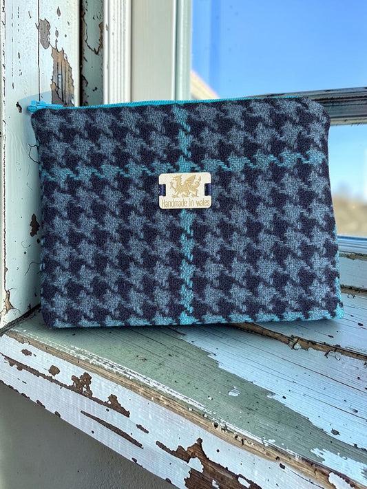 Wool purse
