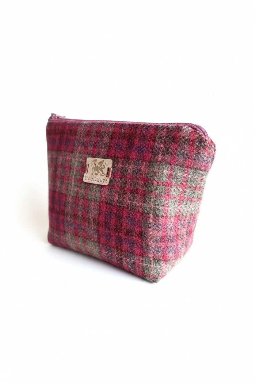 Wool make up bag