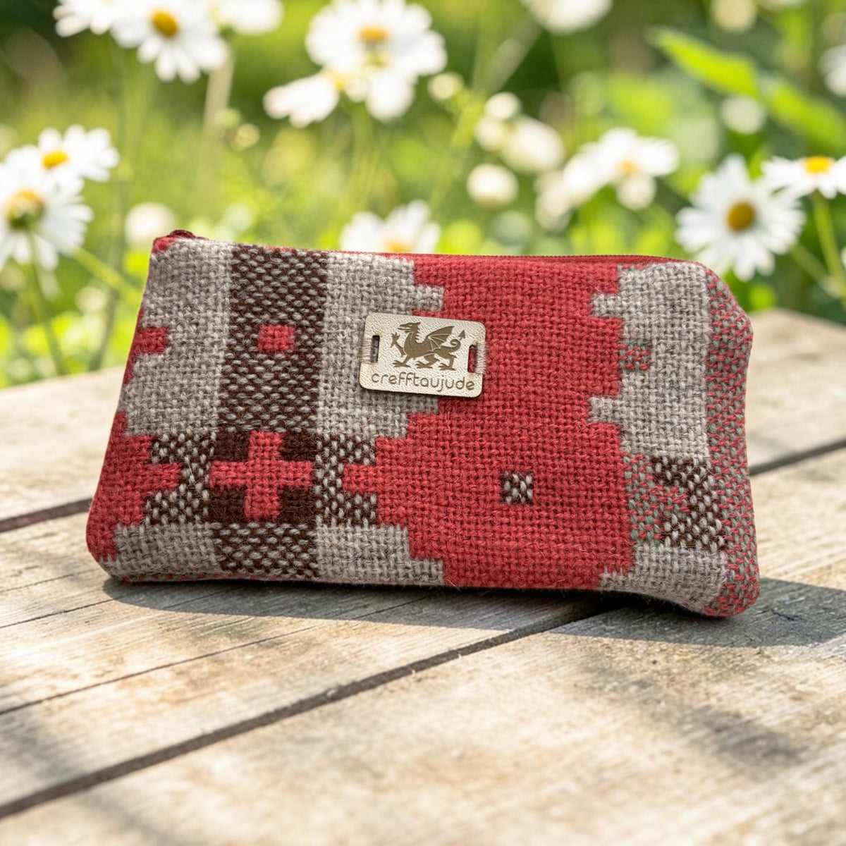 Welsh Tapestry Zipped Glasses Case – Navajo Salmon & Cream