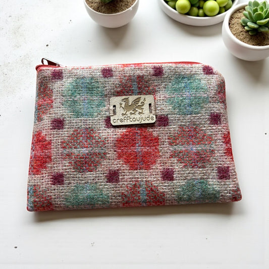 Wool purse