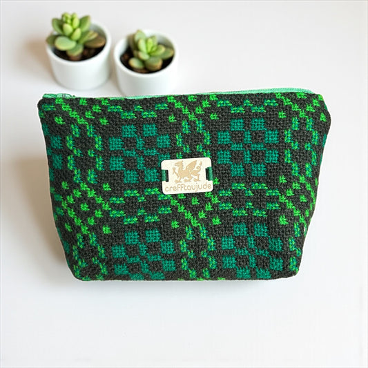 Vintage Welsh wool tapestry make-up bag