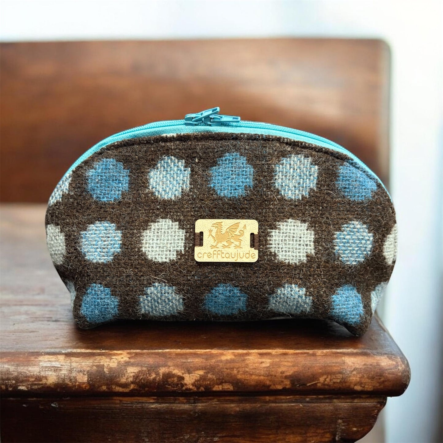 Wool fabric makeup pouch