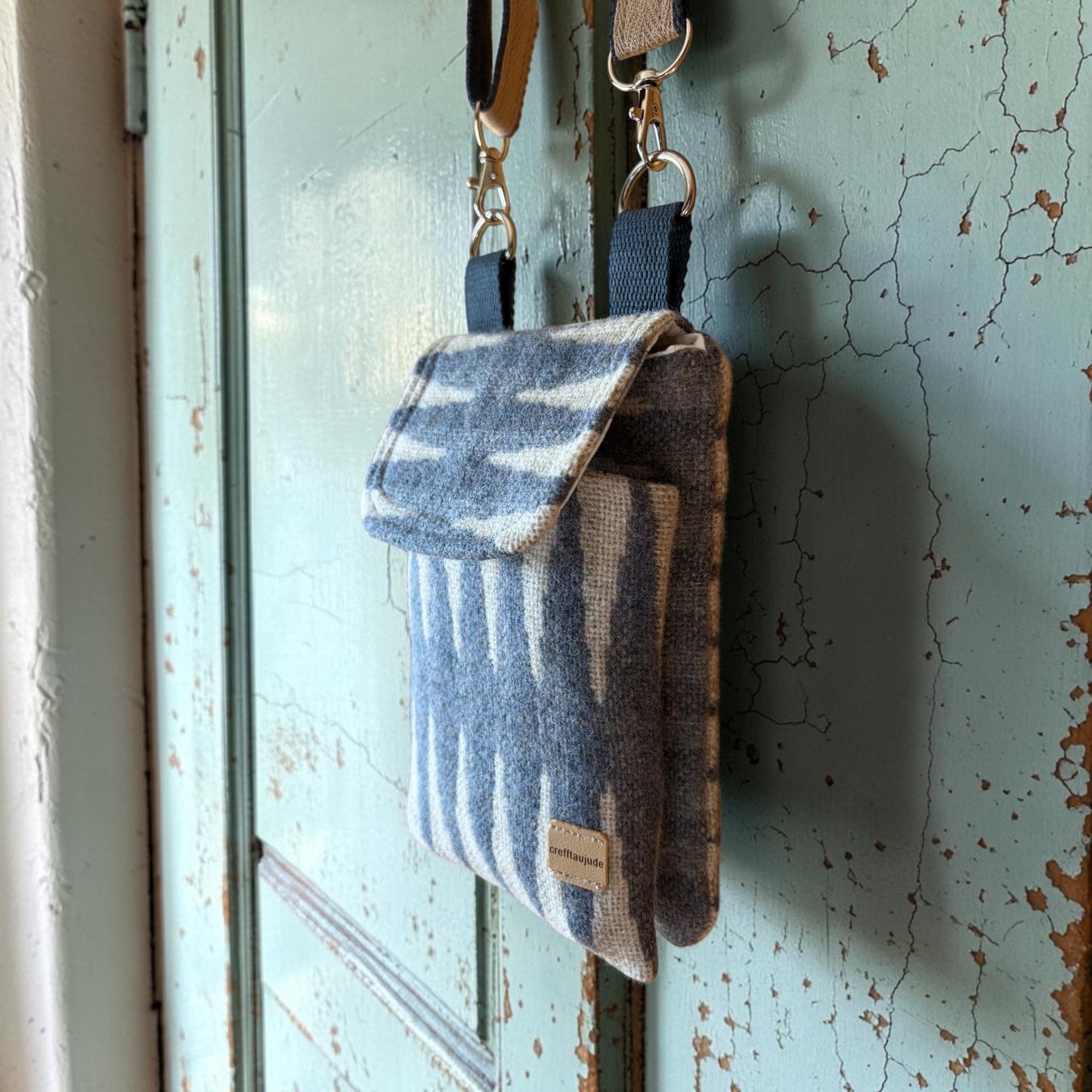 Crossbody bag